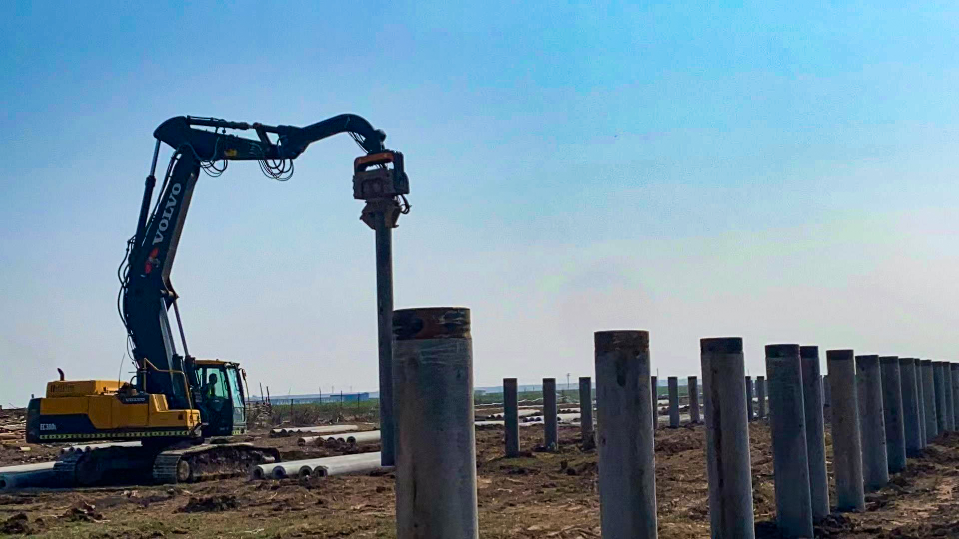 內(nèi)蒙古臨河(hé)光(guāng)伏樁項目